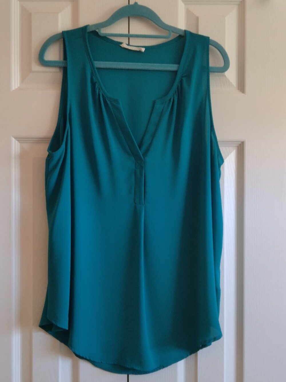 LUSH GREEN V-NECK SLEEVELESS TOP WOMENS SIZE XL